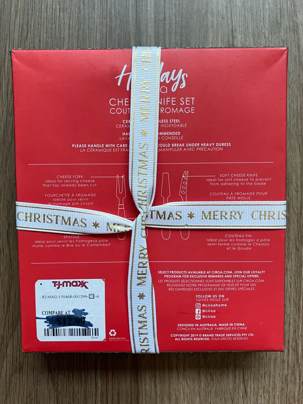 Holidays by Ciroa Cheese Knife Gift Set with White & Gold Ribbon
